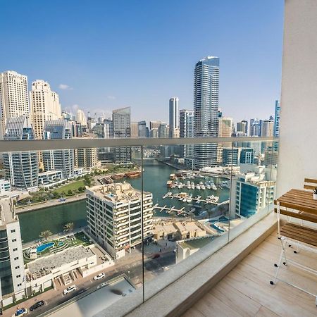 Fam Living - Marina Marvel - Studio Apartment With Breathtaking Views In Studio One Tower دبي المظهر الخارجي الصورة