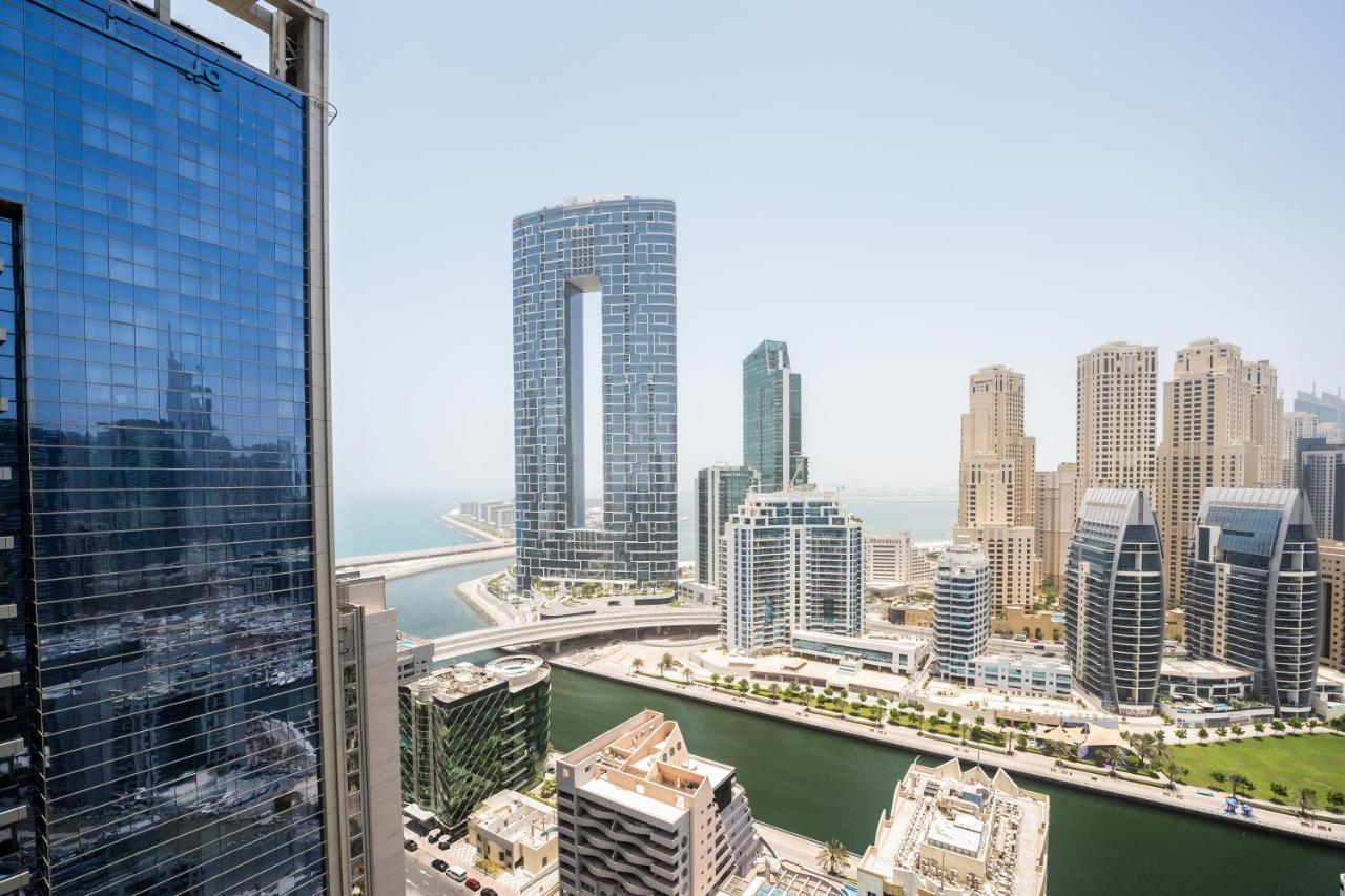 Fam Living - Marina Marvel - Studio Apartment With Breathtaking Views In Studio One Tower دبي المظهر الخارجي الصورة
