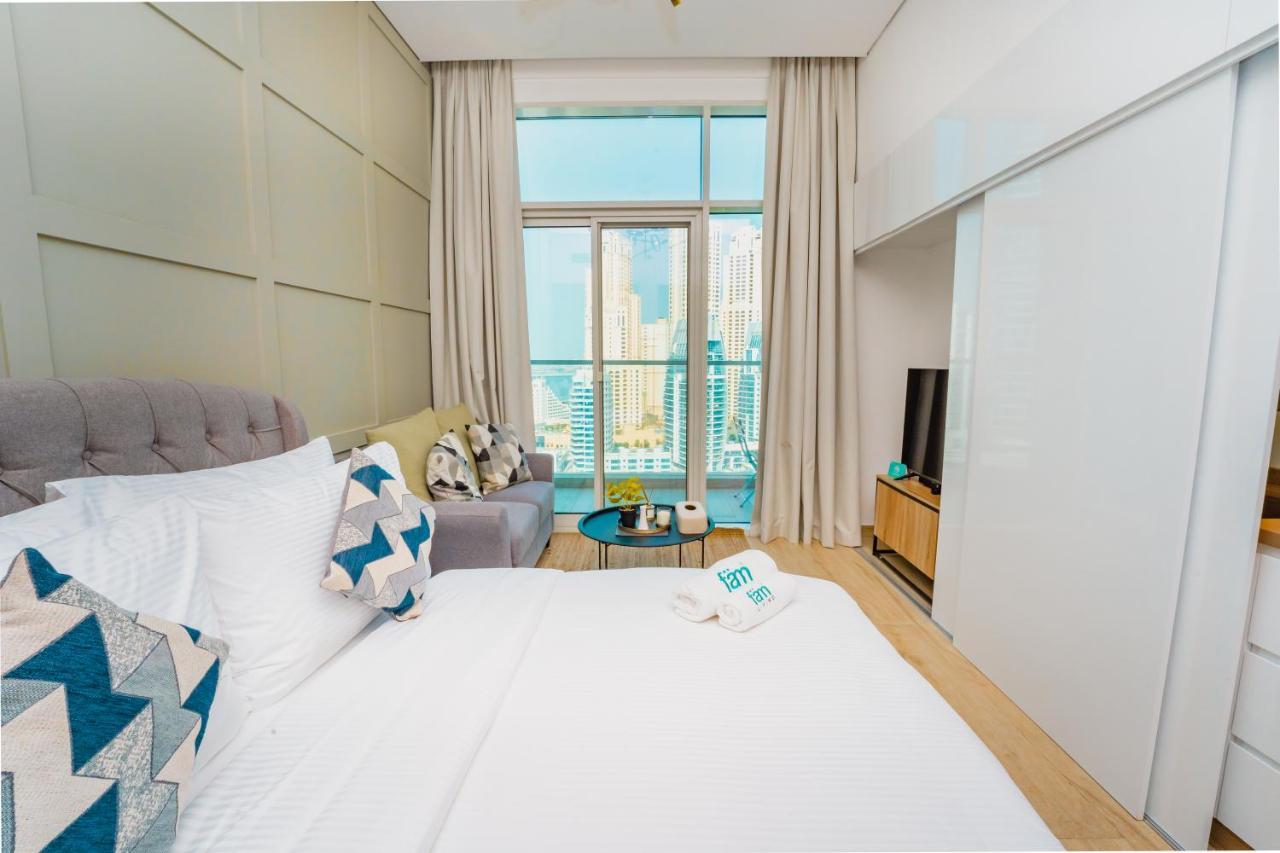 Fam Living - Marina Marvel - Studio Apartment With Breathtaking Views In Studio One Tower دبي المظهر الخارجي الصورة