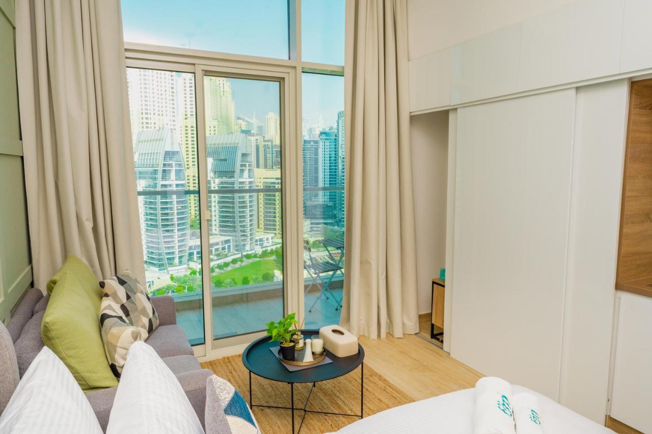 Fam Living - Marina Marvel - Studio Apartment With Breathtaking Views In Studio One Tower دبي المظهر الخارجي الصورة