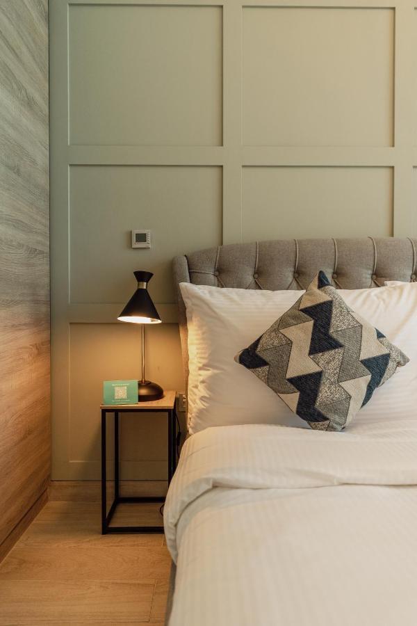 Fam Living - Marina Marvel - Studio Apartment With Breathtaking Views In Studio One Tower دبي المظهر الخارجي الصورة