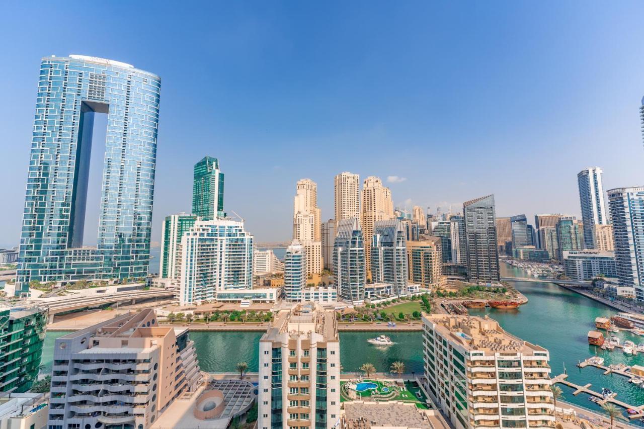 Fam Living - Marina Marvel - Studio Apartment With Breathtaking Views In Studio One Tower دبي المظهر الخارجي الصورة